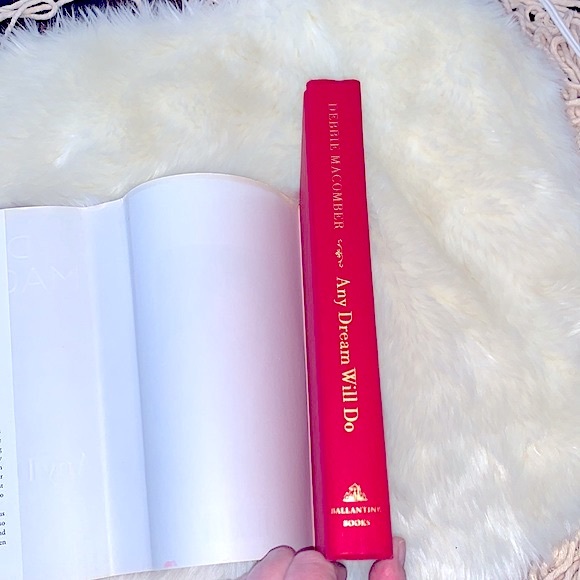 #1 New York’s Times Best Seller Book »Debbie Macomber« “Any Dream Will Do” - Picture 10 of 16